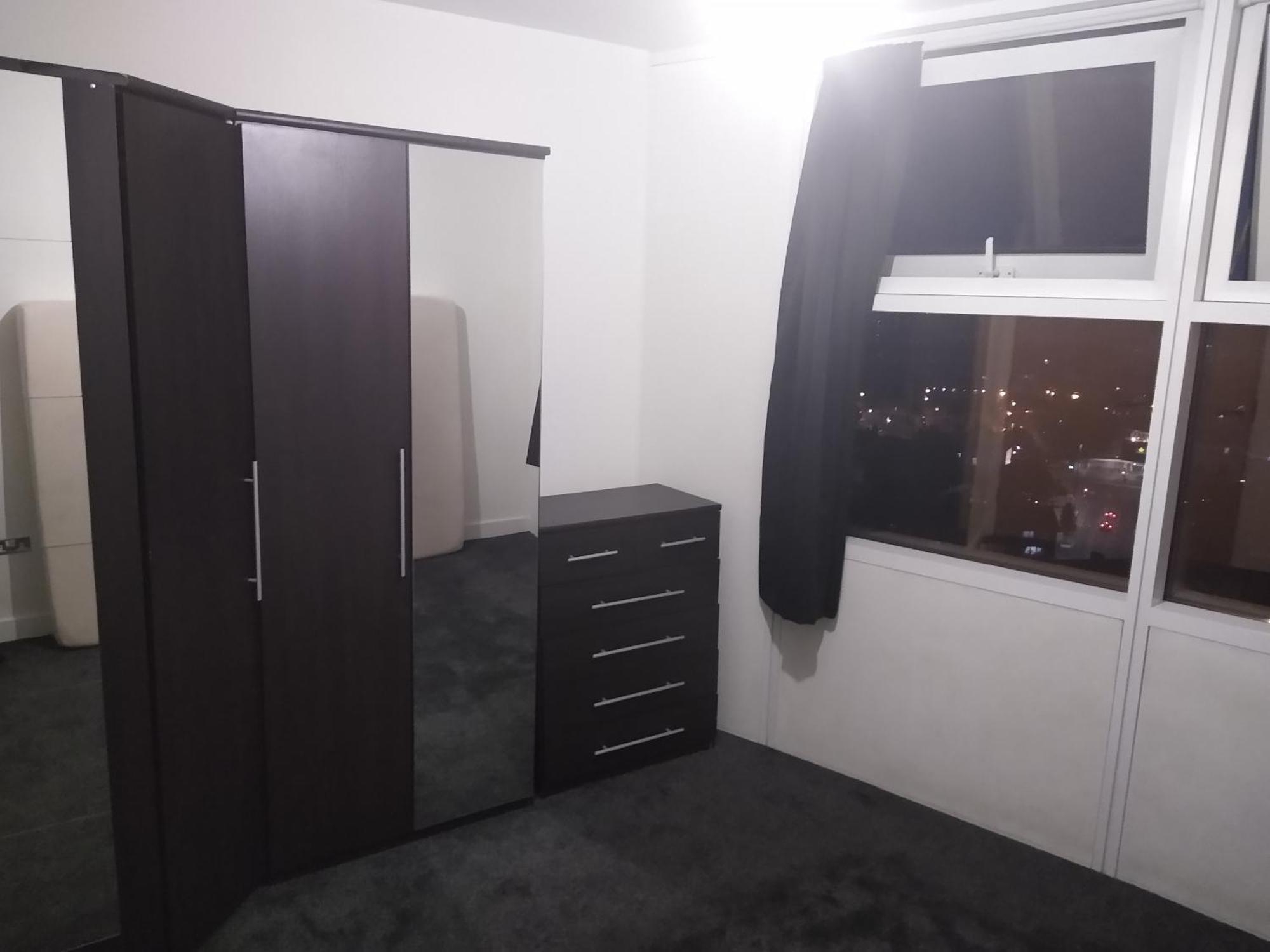Room In Luxurious Penthouse Apartment London Bagian luar foto