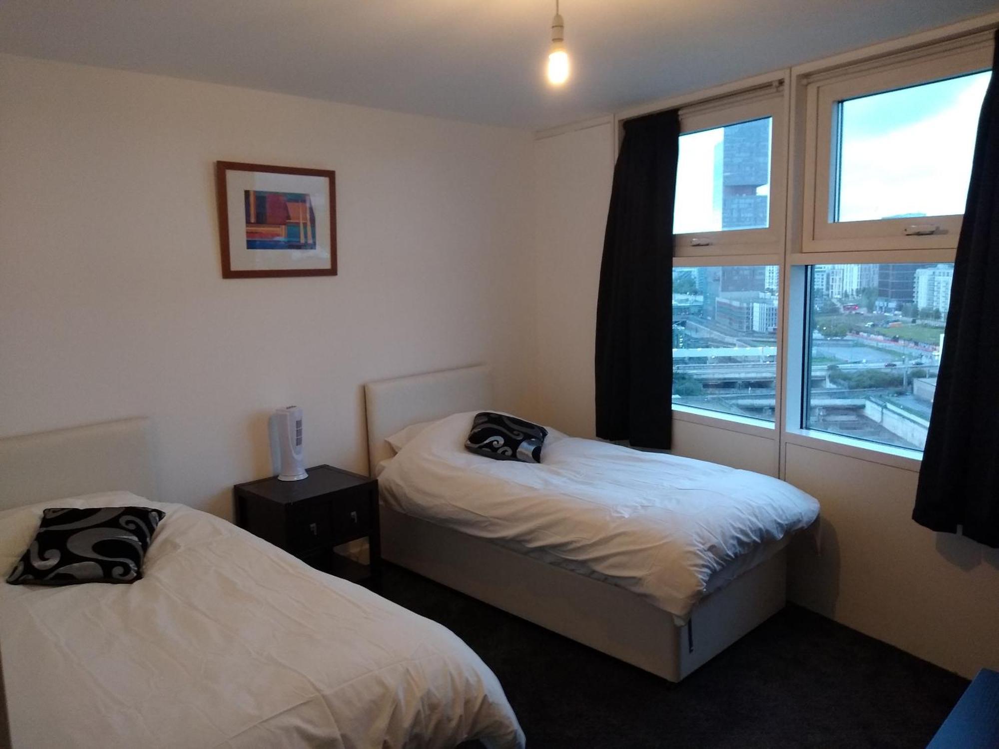 Room In Luxurious Penthouse Apartment London Bagian luar foto